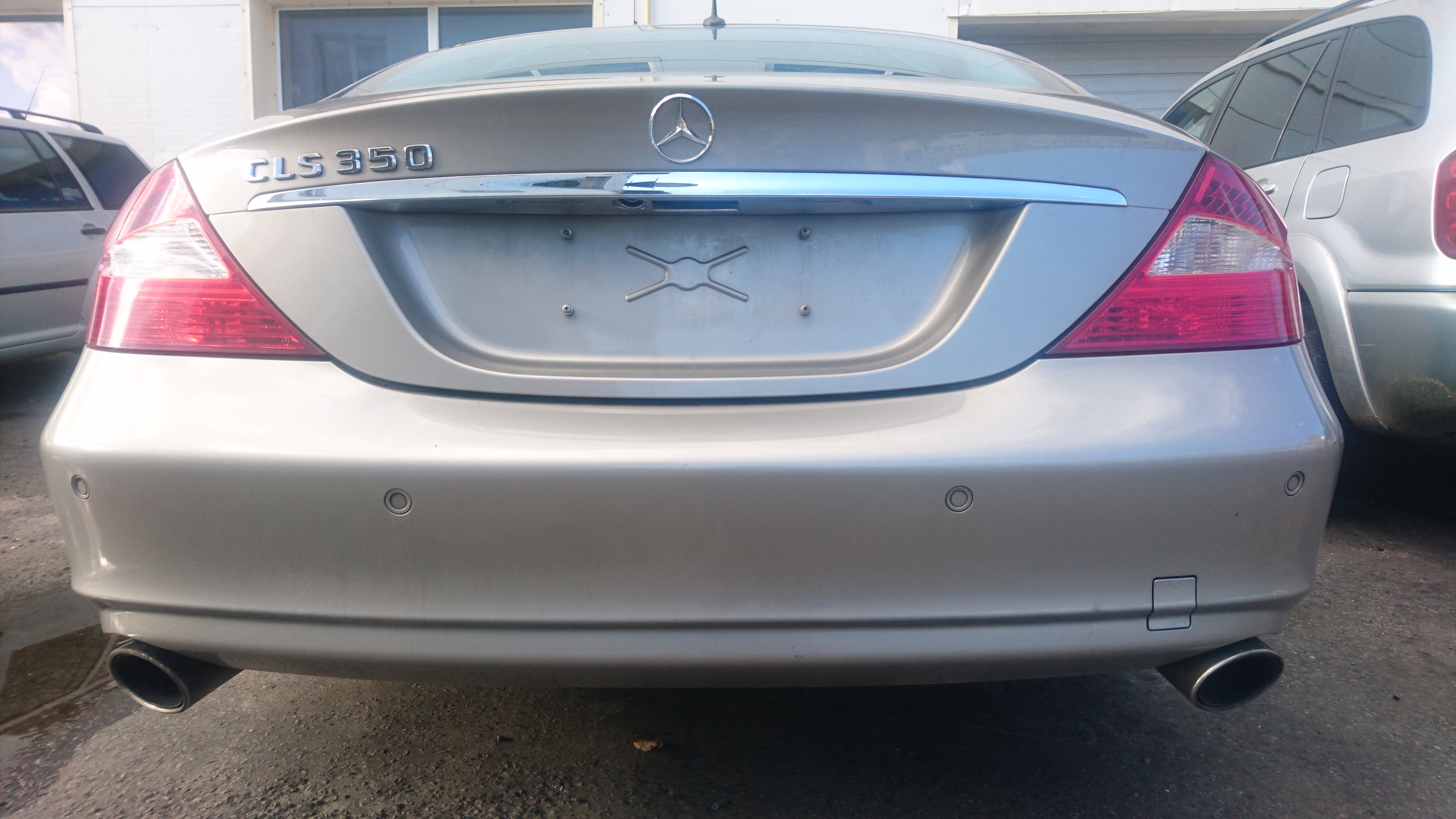 Naudotas Mercedes Benz CLS-Class Variklio gaubto grotelės A2118800005