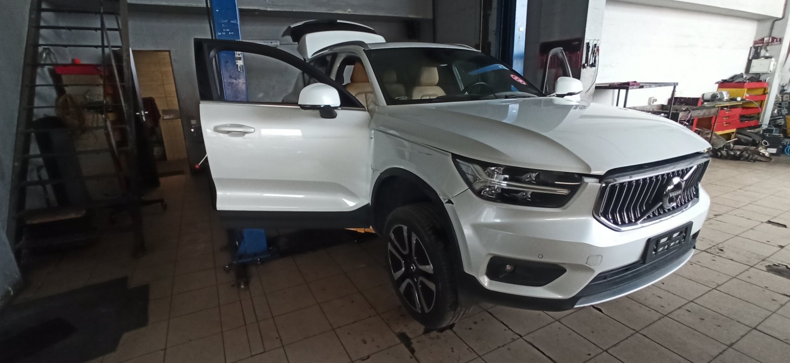 Used VOLVO XC40 Dashboard 32320737