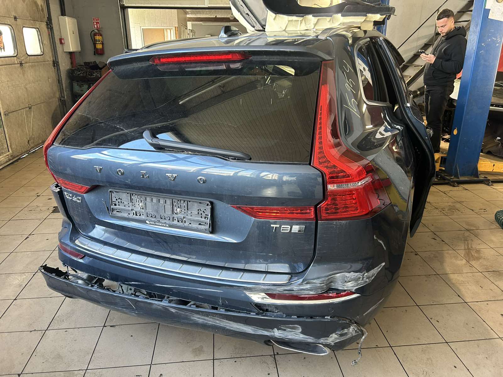 Used VOLVO XC60 Rear wing and its parts 31484168