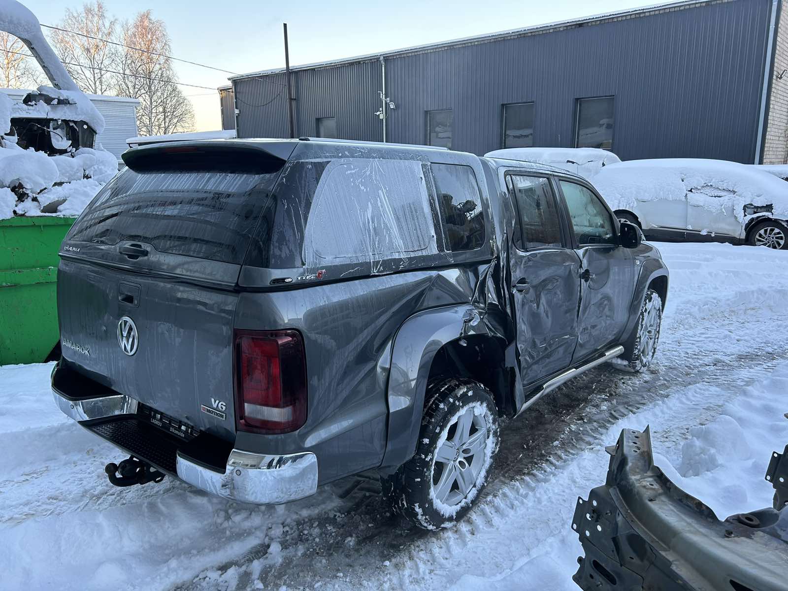 Used Volkswagen Amarok A glass fort on the rear side door 2H7845214G