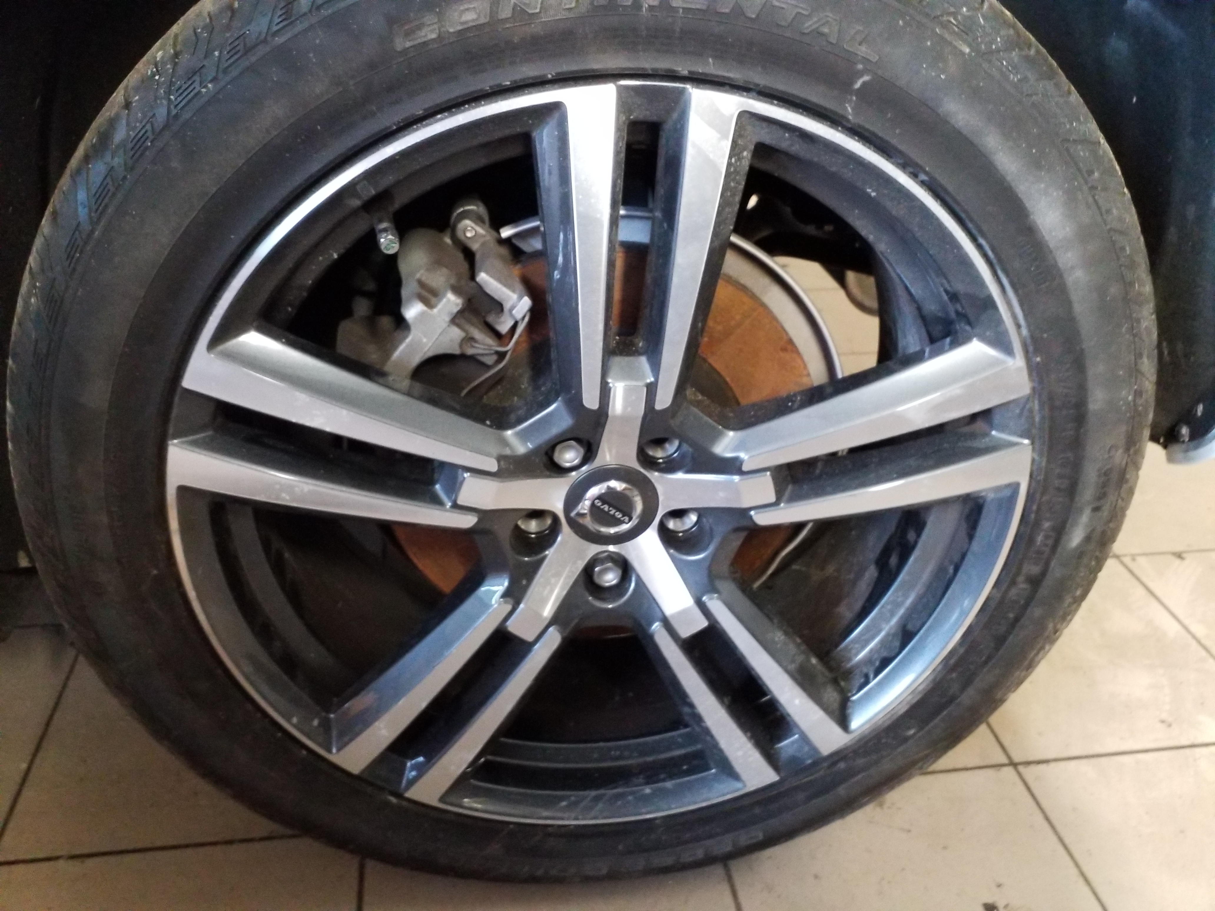 Używany VOLVO XC60 Listwa bocznych drzwi tylnych do zewnętrznej szyby ...