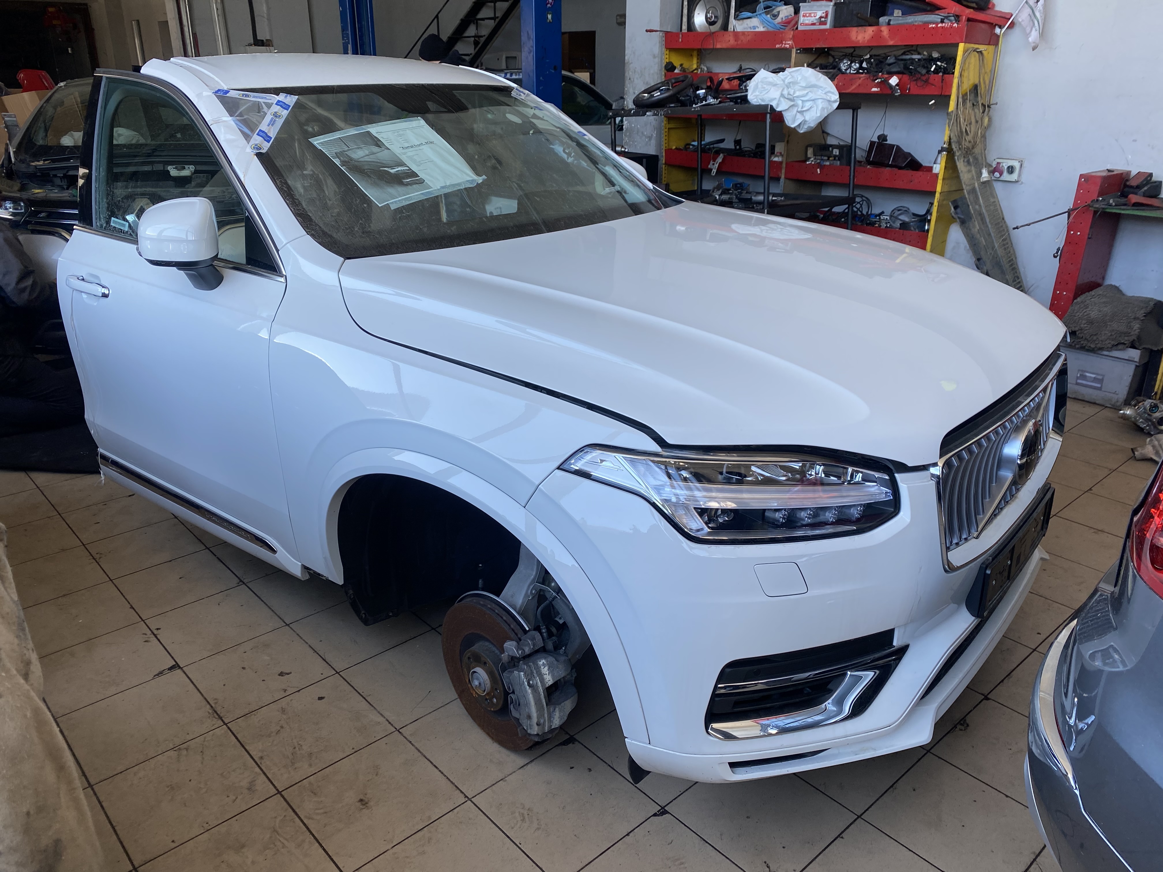 Used VOLVO XC90 Side mirror and its details 31385652